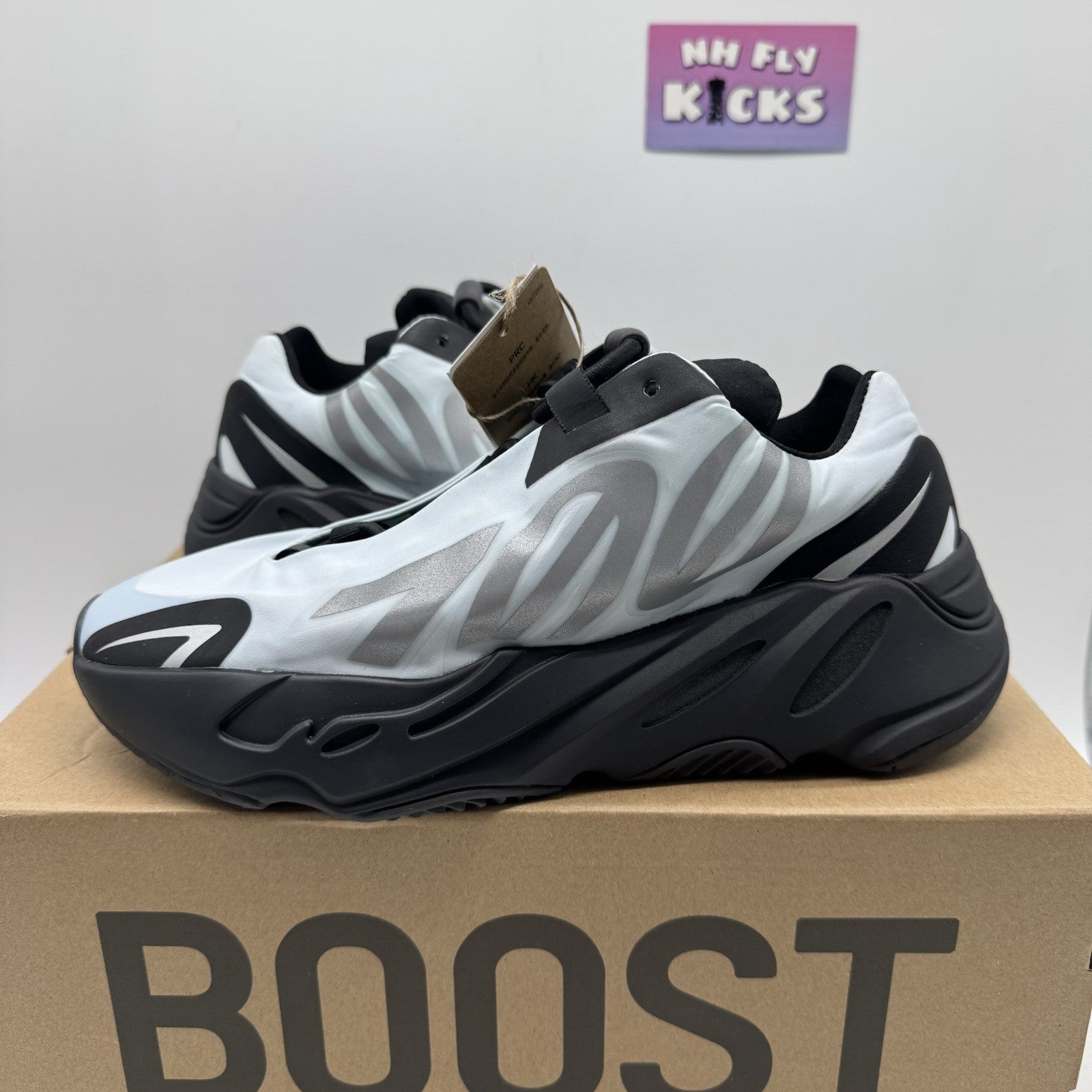 Size 5.5 Adidas Yeezy Boost 700 MNVN Blue Tint/Black NEW