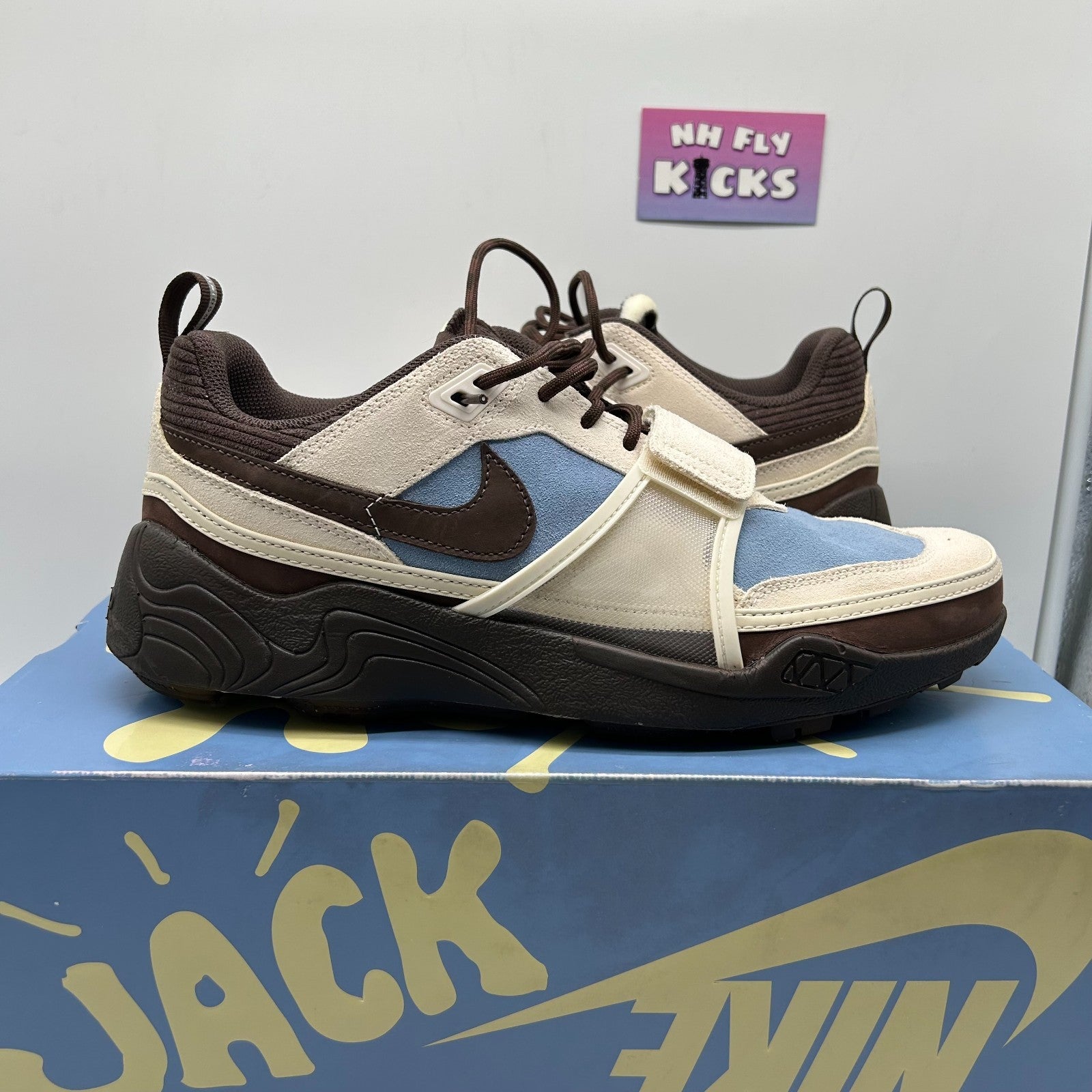 Size 11.5 Travis Scott x Nike Zoom Field Jaxx Leche Blue/Baroque Brown