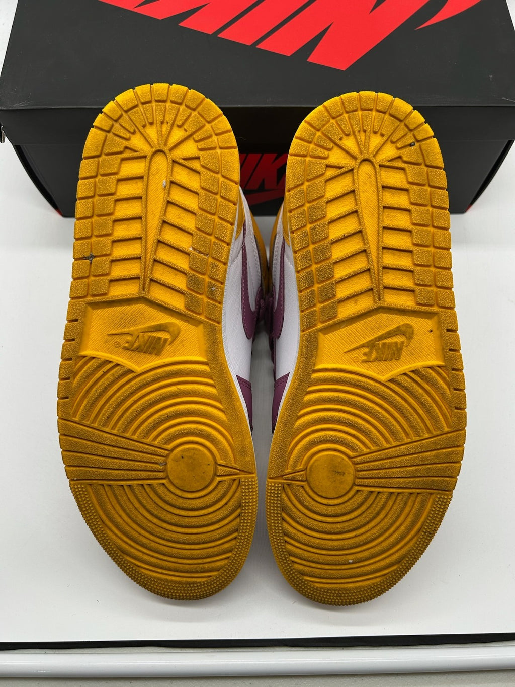 Air Jordan 1 High Brotherhood Size 10.5 (WITH REPLACEMENT BOX)