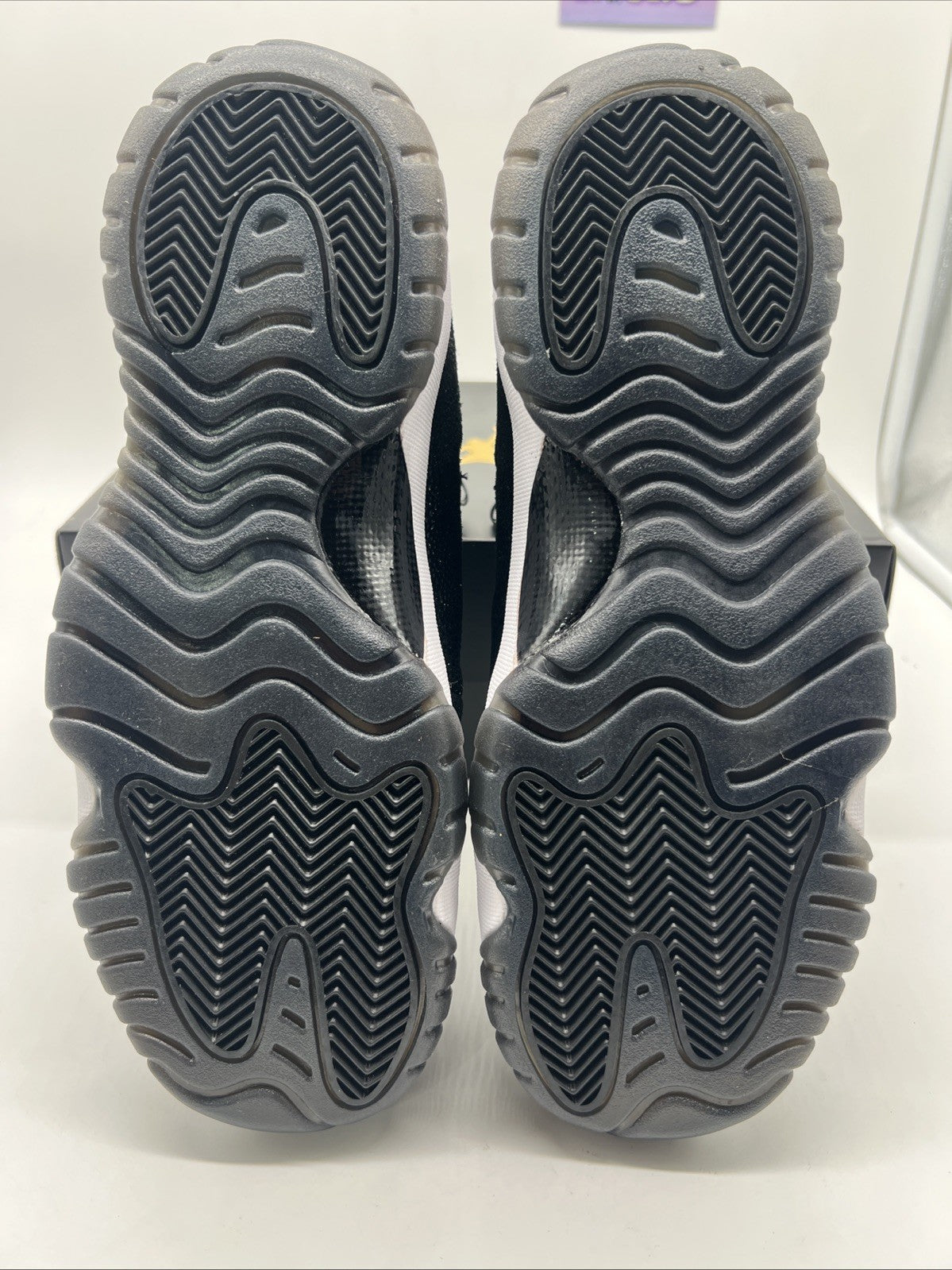 Air Jordan (GS) 11 Retro "HEIRESS BLACK STINGRAY" 2017 - Size 8Y - 852625 030 ..