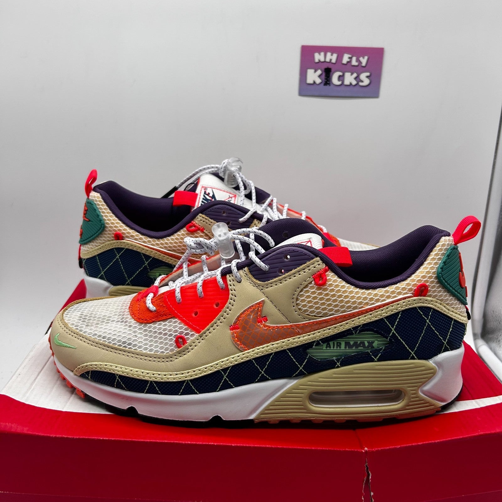 Size 9.5 Nike Air Max 90 Mountaineering Team Gold/Total Orange NEW