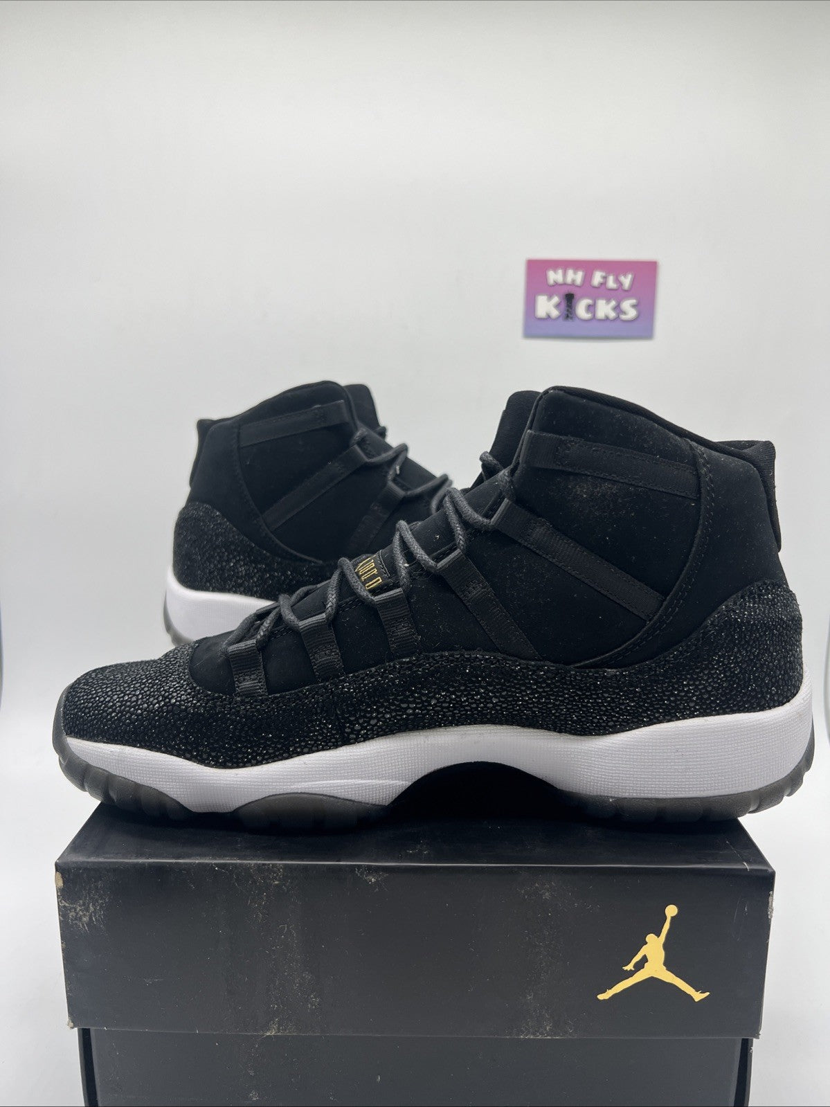 Air Jordan (GS) 11 Retro "HEIRESS BLACK STINGRAY" 2017 - Size 8Y - 852625 030 ..