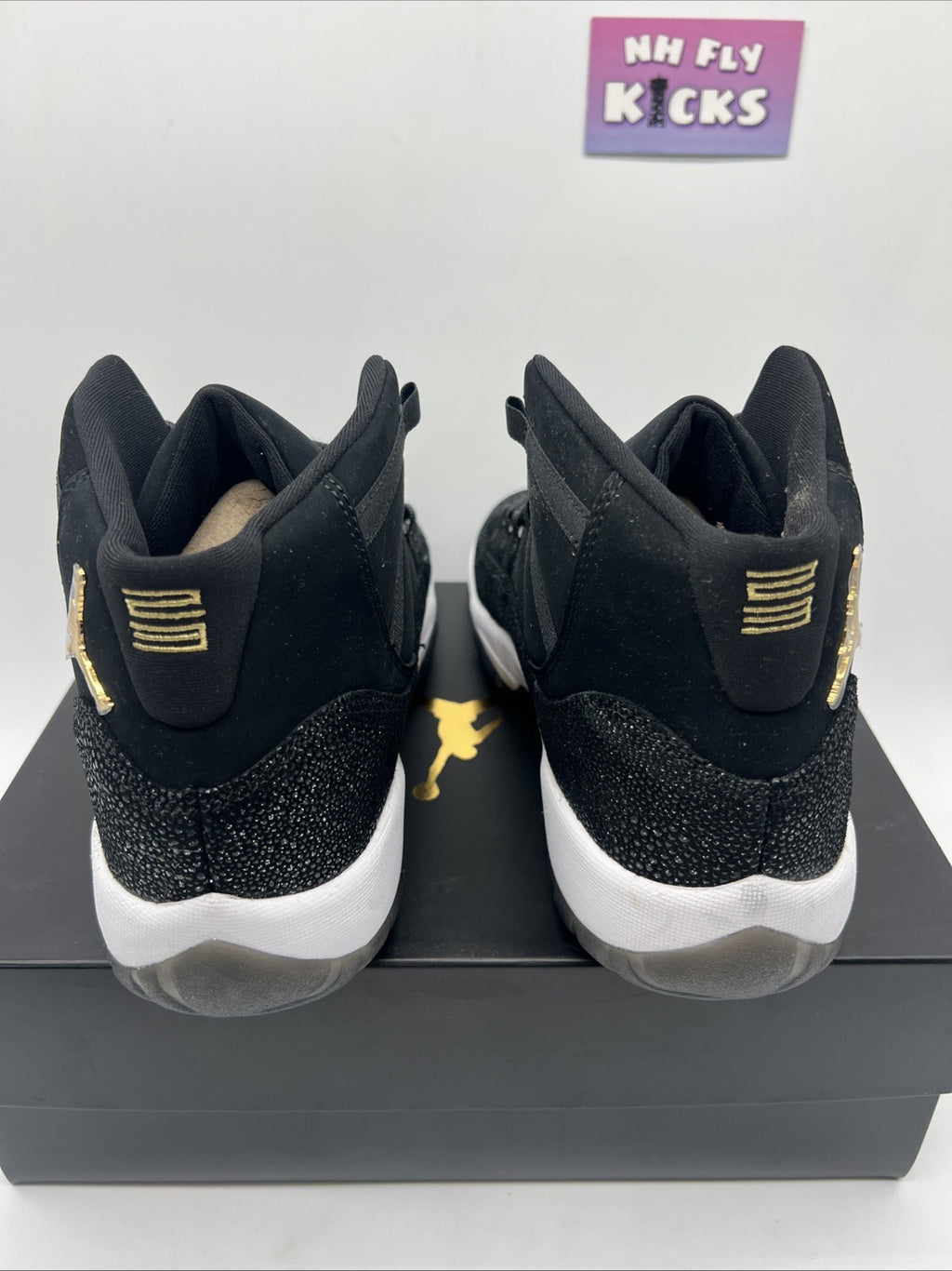 Air Jordan (GS) 11 Retro "HEIRESS BLACK STINGRAY" 2017 - Size 8Y - 852625 030 ..