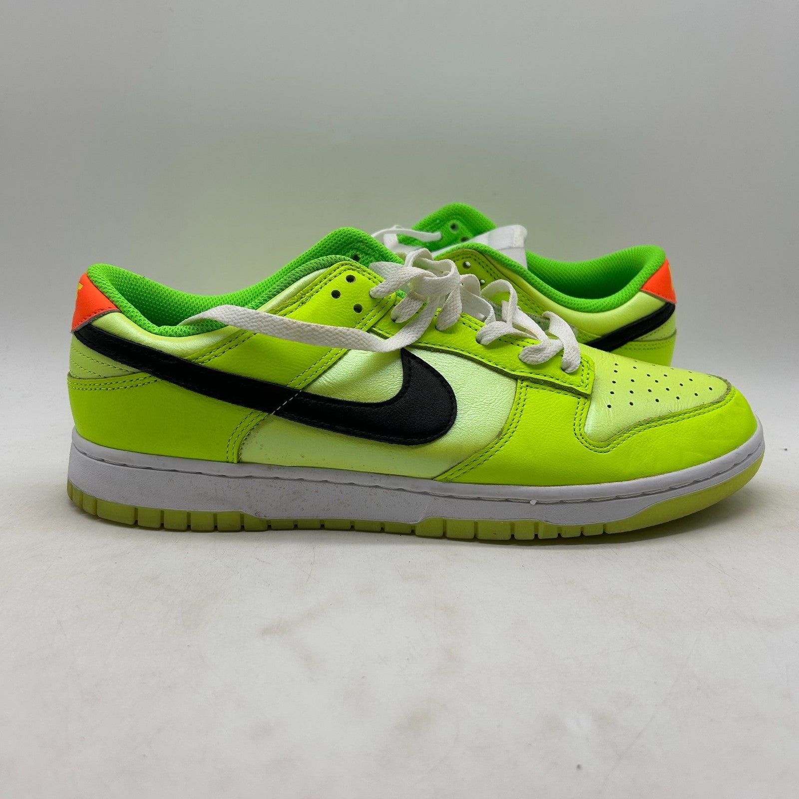 Size 10.5 Nike Dunk Low SE Splash Volt Volt/Black-Total Orange-Green Strike