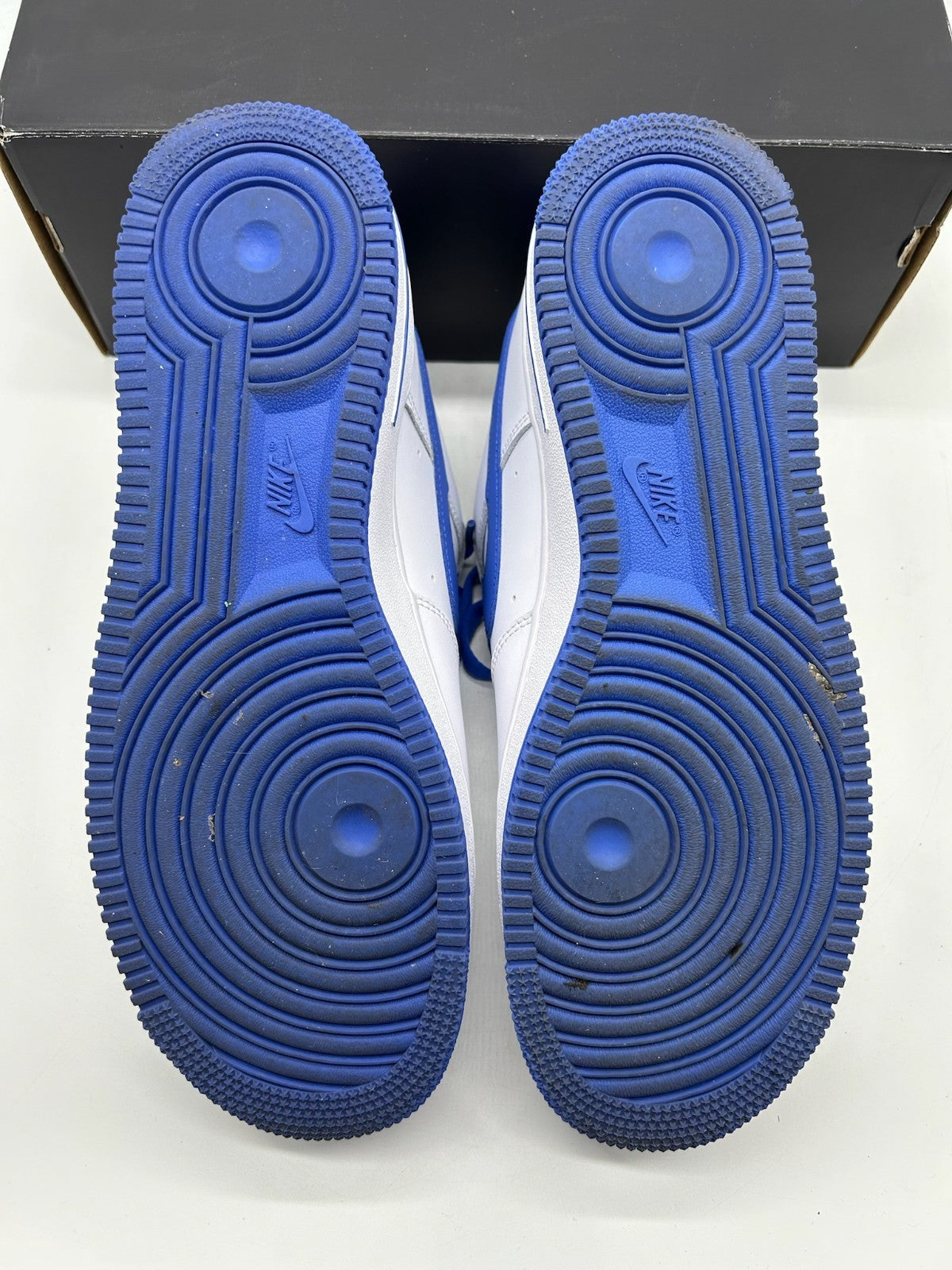 Air Force 1 Low Medium Blue Size 10.5 (WITH BOX)