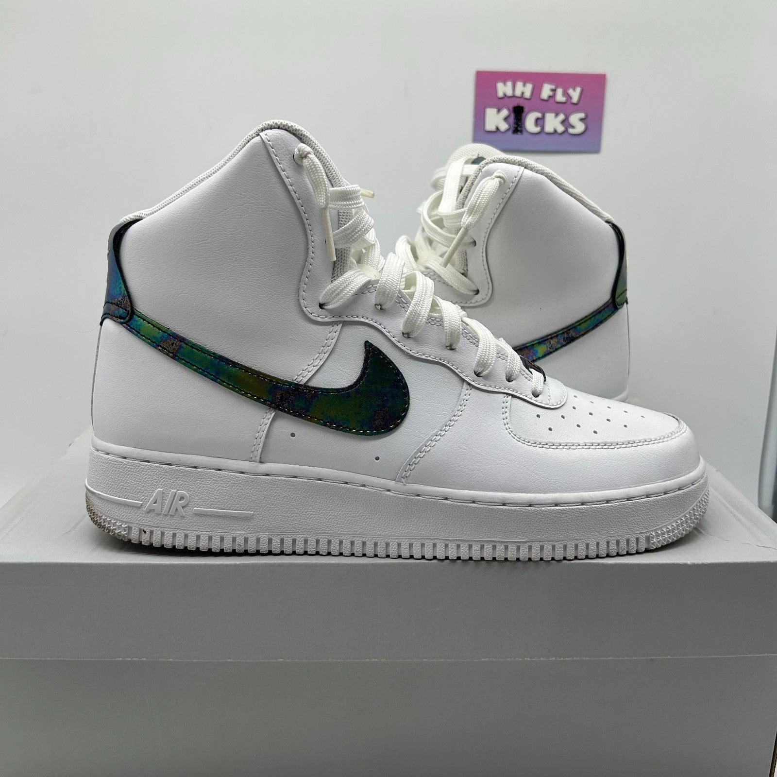 Size 8.5 Nike Air Force 1 High '07 LV8 White/ Matellic Gold