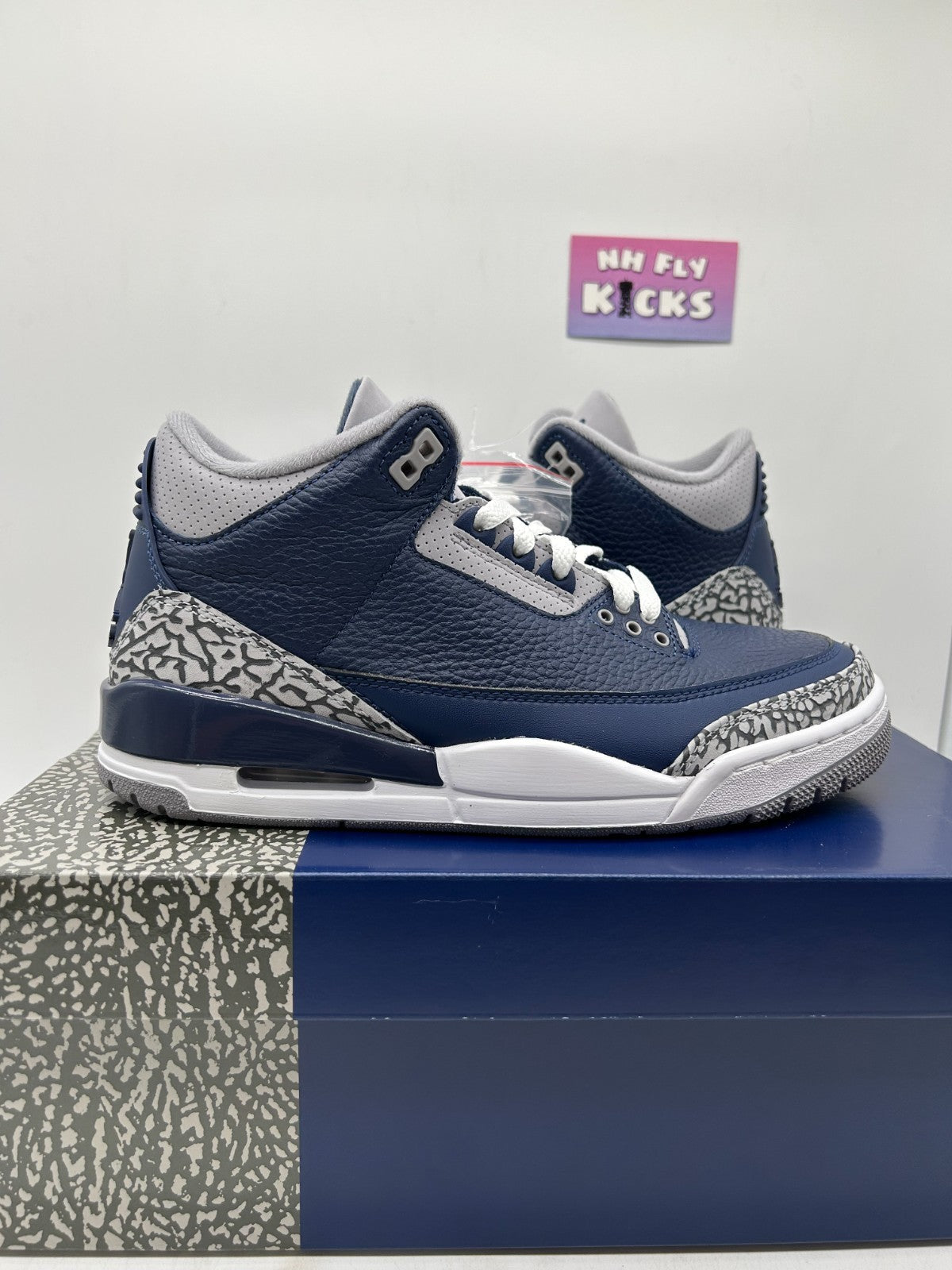 Size 7.5 Nike Air Jordan 3 Retro Midnight Navy White