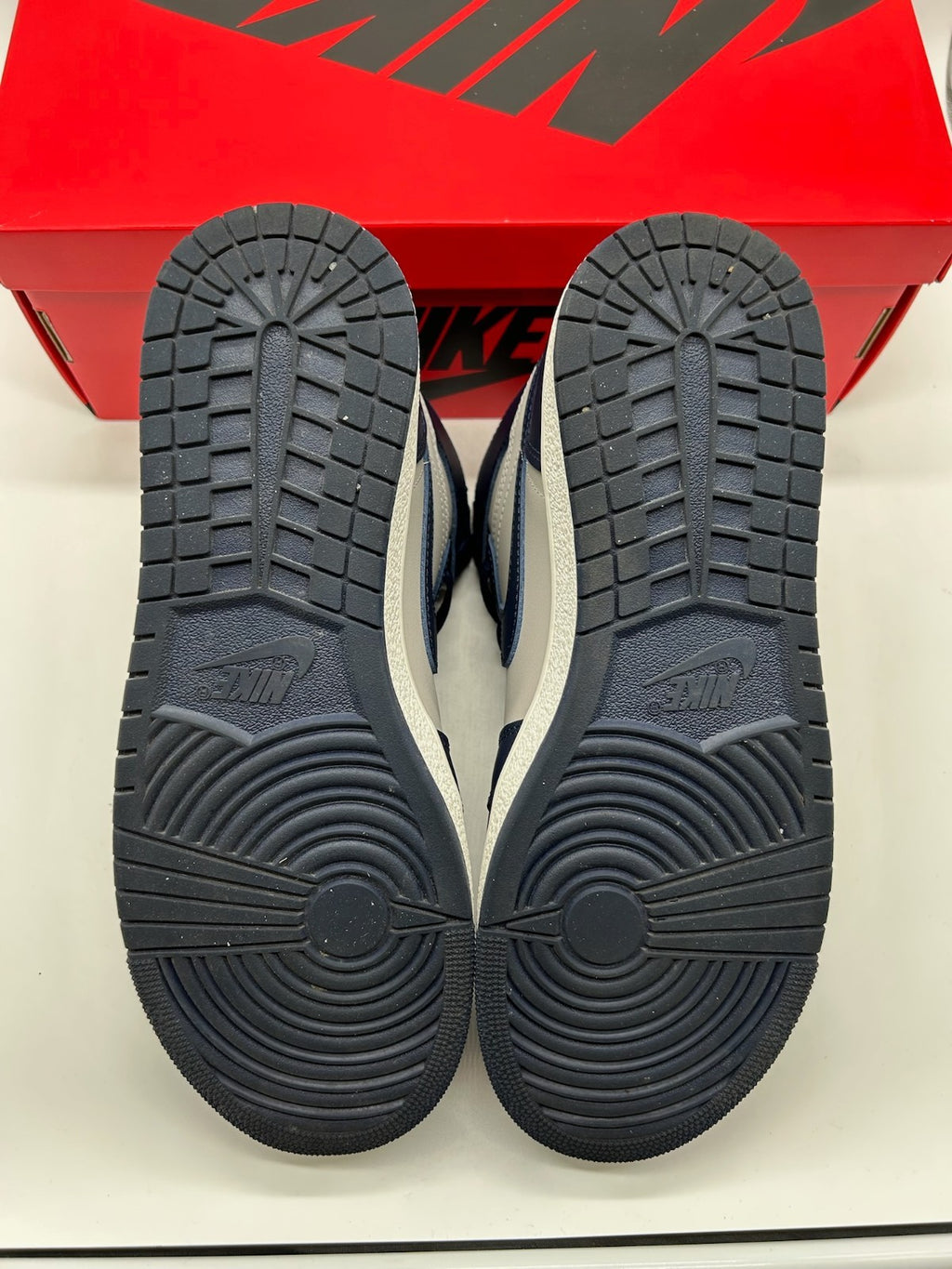 Air Jordan 1 Georgetown Size 10.5 (WITH BOX)