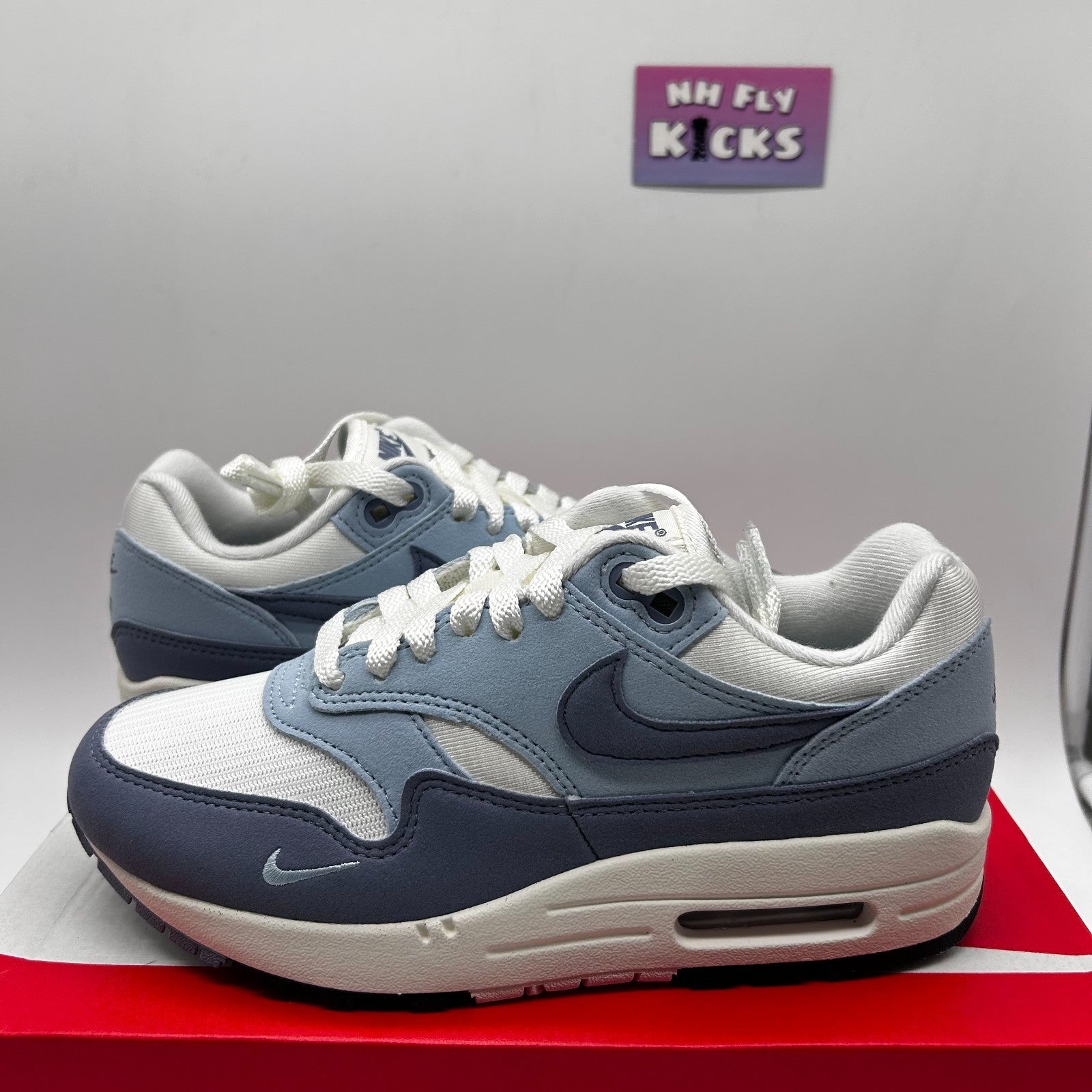 Size 6 Nike Air Max 1  87 Light Armory Blue and Ashen Slate NEW