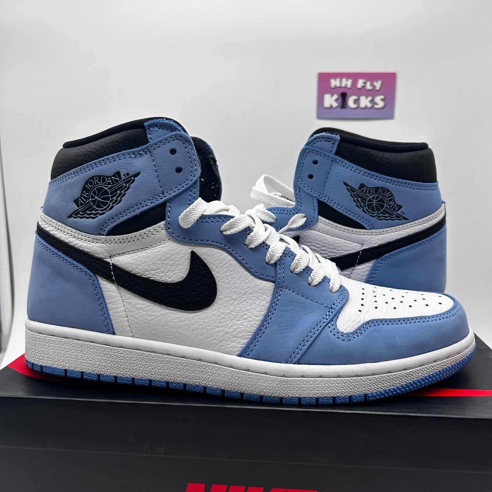 Size 9.5 Nike Air Jordan 1 Retro High OG White/Black University Blue