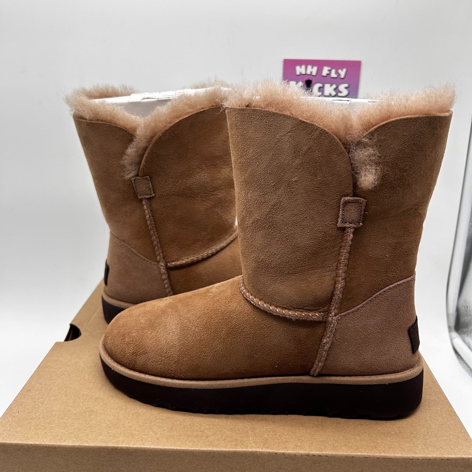 Size 5 Ugg Classic Cuff Short Brown NEW