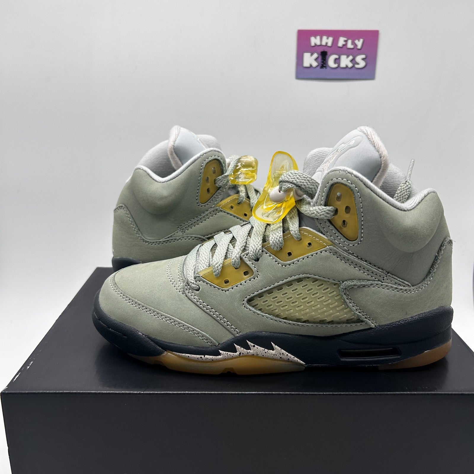 Size 4Y Nike Air Jordan 5 Retro Jade Horizon/Desert Sand NEW