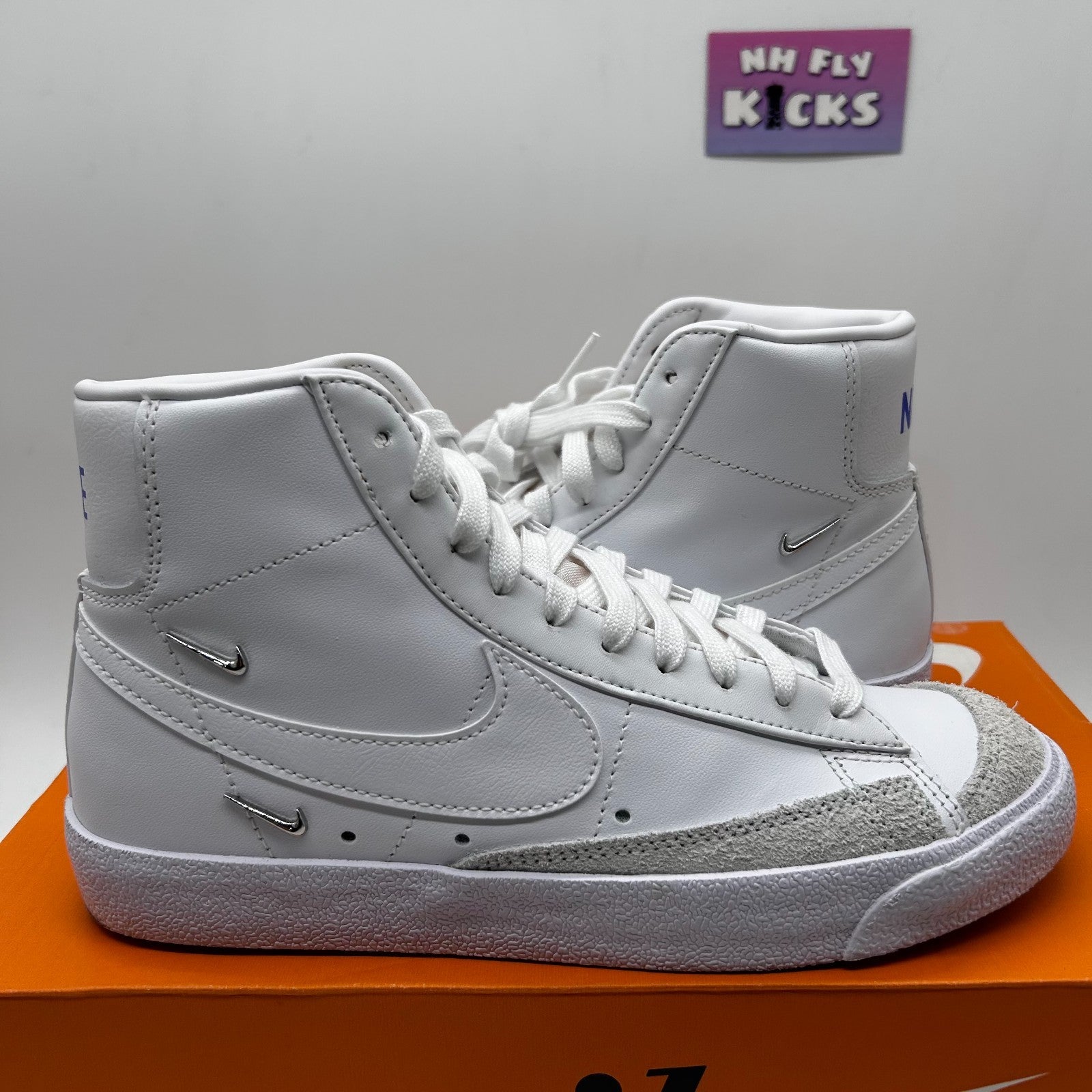 Size 7.5 Nike Blazer '77 SE Mid White/White Hyper Royal