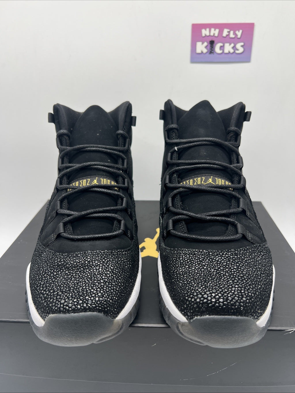 Air Jordan (GS) 11 Retro "HEIRESS BLACK STINGRAY" 2017 - Size 8Y - 852625 030 ..