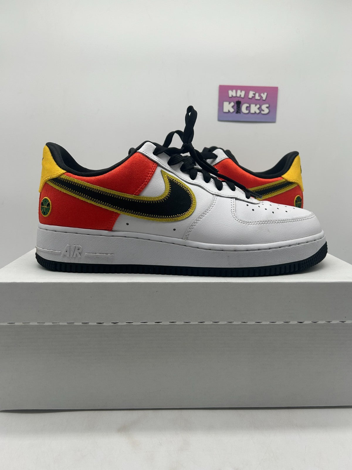 Size 10 Nike Air Force 1 '07 LV8 Rayguns White/Black/Orange Flash